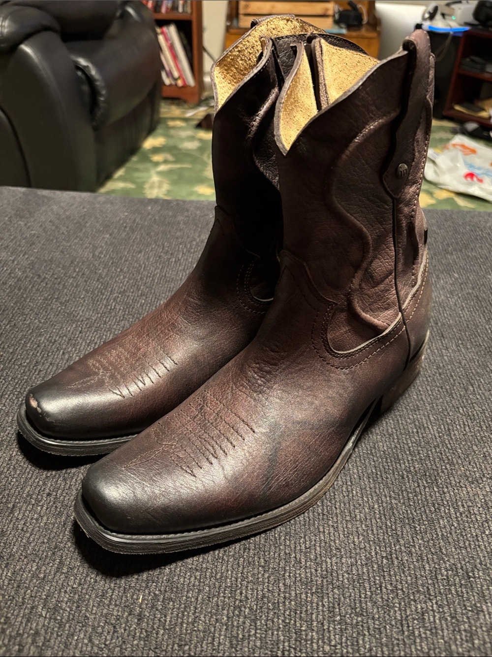 Men's Western Cowboy Boots in Dark Brown Leather